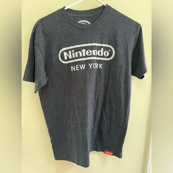 Nintendo NYC official Men’s Small T Shirt - Picture 1 of 5